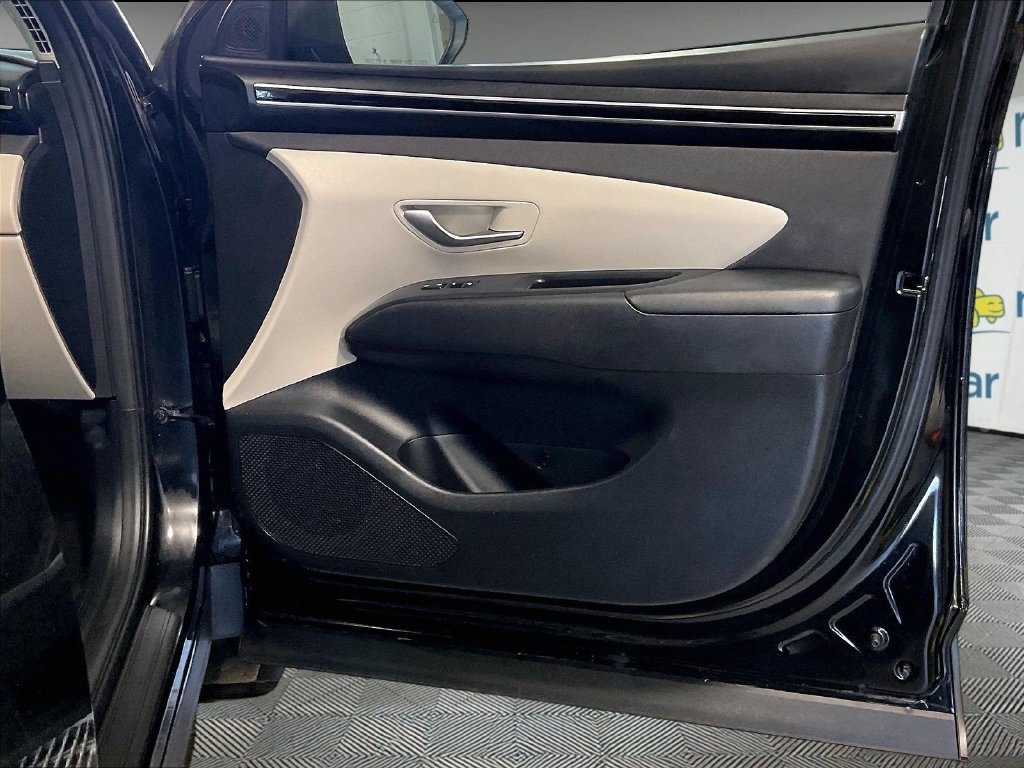 Used 2024 Black Hyundai SEL image 12