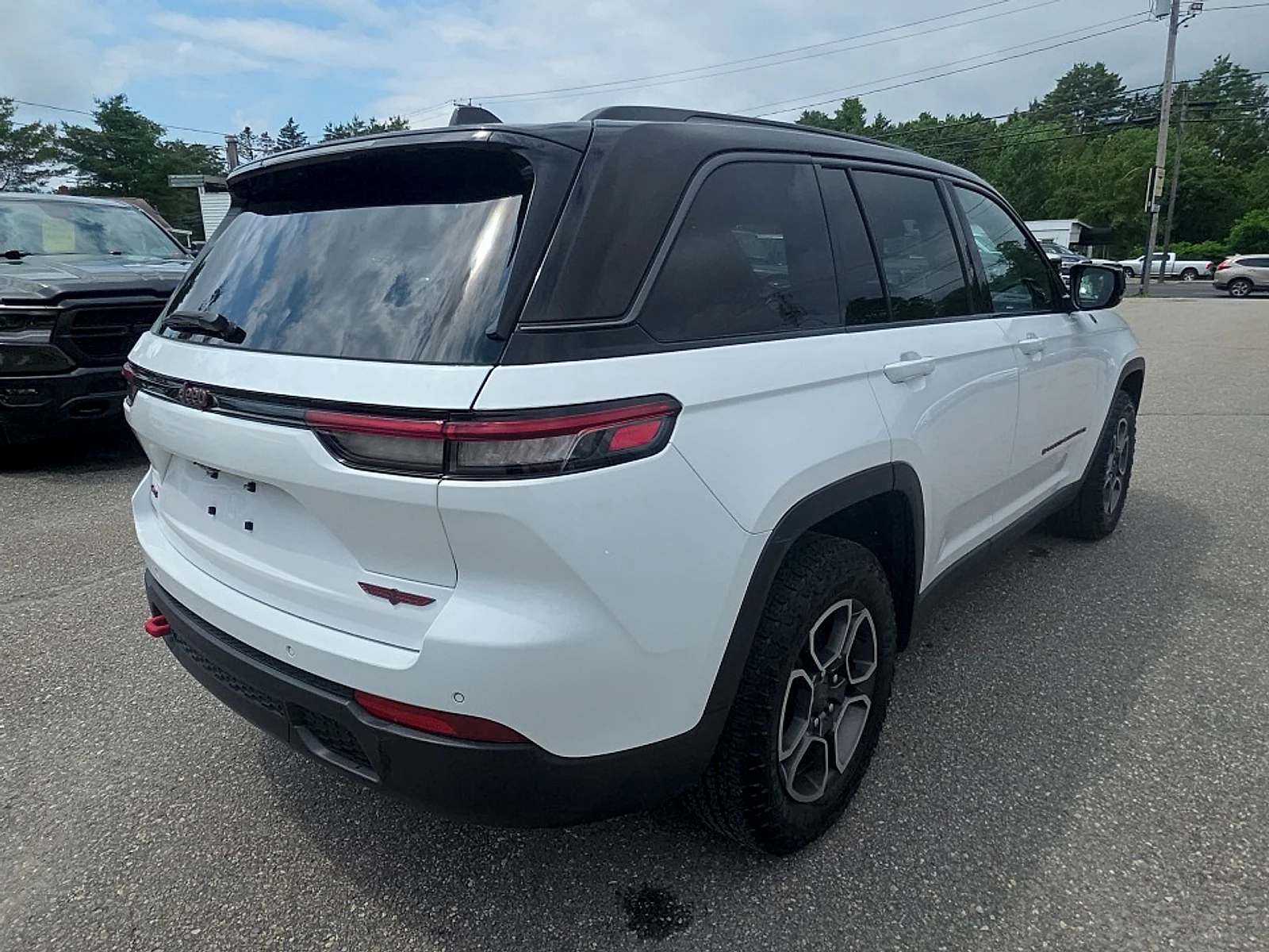 Used 2022 Bright White Clearcoat Jeep Trailhawk 4x4 image 5