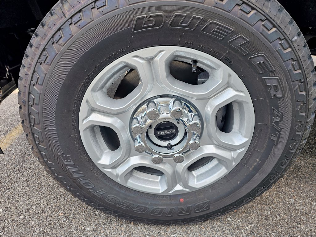 New 2026 Oxford White Ford F-250® XLT image 35