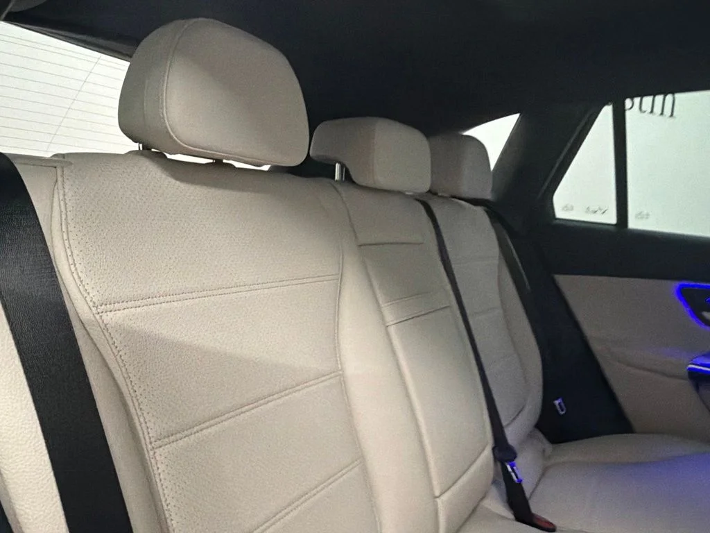 New 2027 White Mercedes-Benz GLC 300 image 25