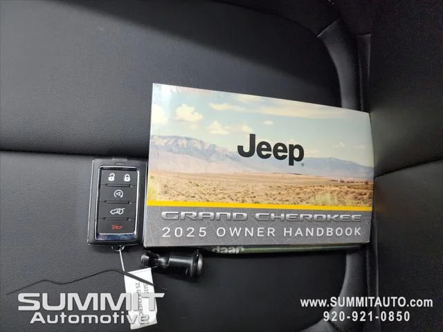 New 2025 Baltic Gray Metallic Clear-Coat Exterior Paint Jeep Limited image 75