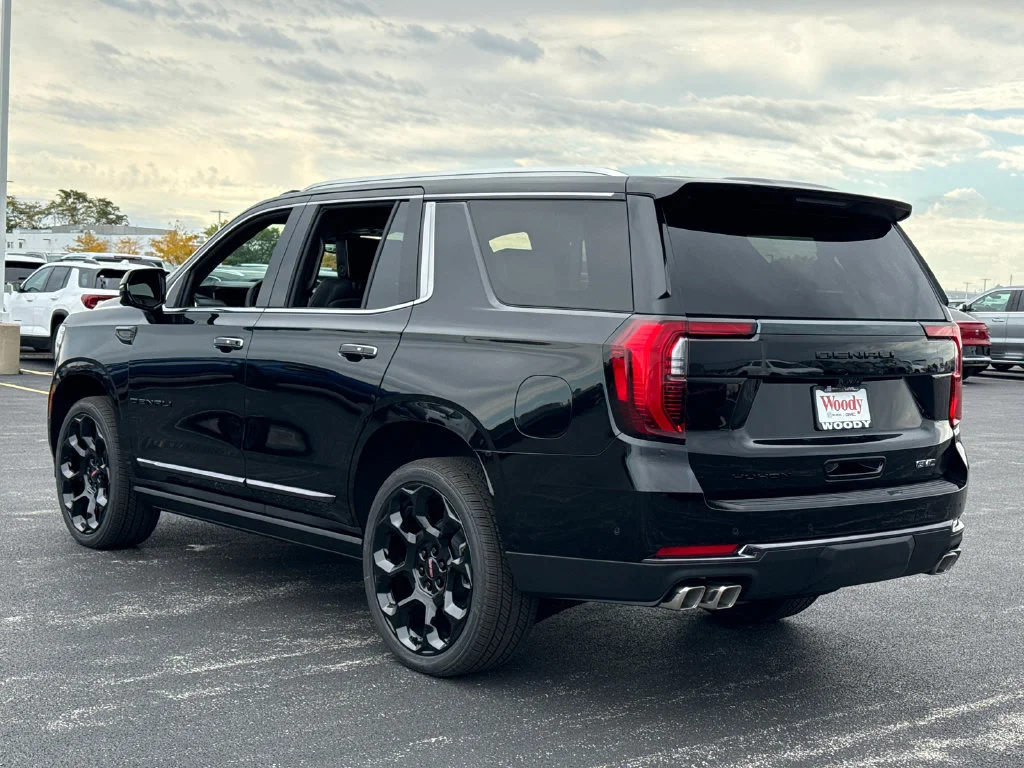 2026 GMC Yukon Denali Ultimate - Photo 8