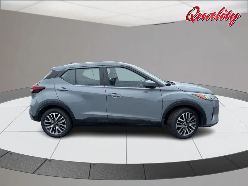 Used 2022 Nissan Kicks SV with VIN 3N1CP5CV5NL491529 for sale in Alton, IL