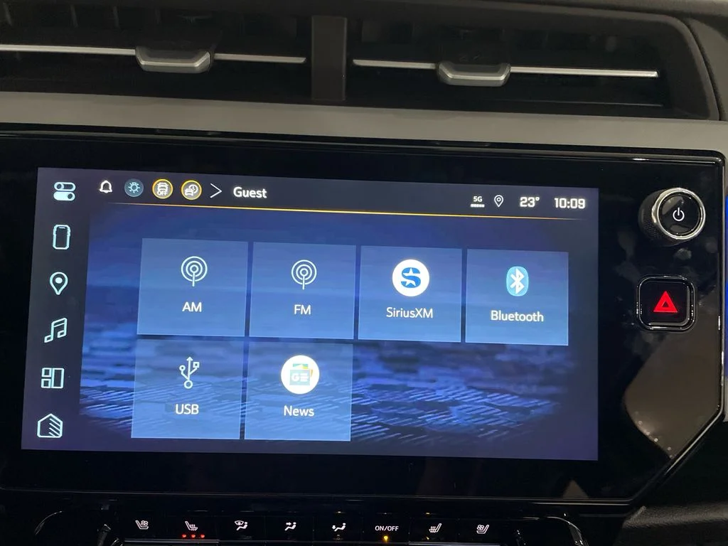 2027 Chevrolet Bolt RS - Photo 17