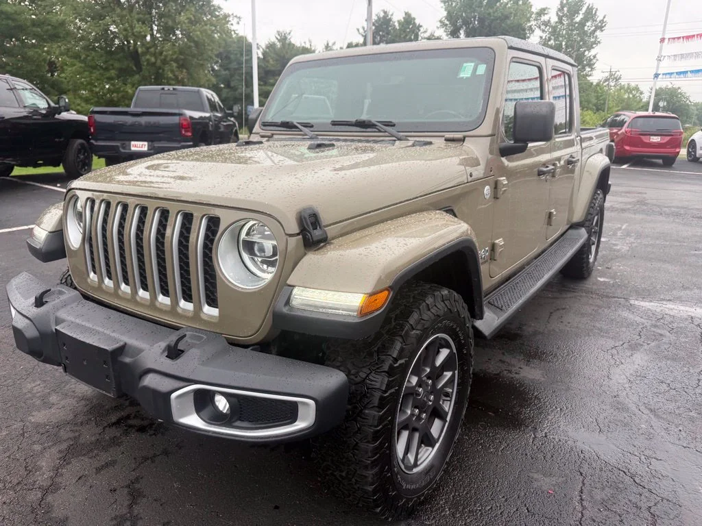 Used 2020 Green Jeep Overland image 8