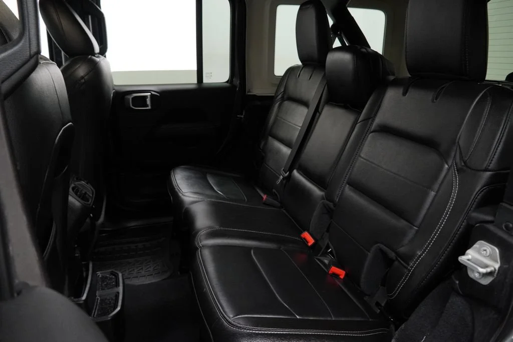 Used 2020 Gray Jeep Sahara 4x4 image 12