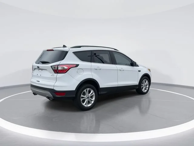 Used 2018 White Ford SE image 7