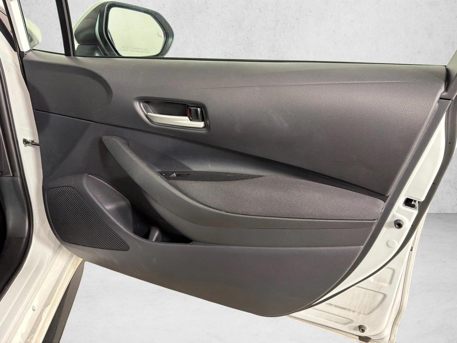 Used 2026  Toyota SE image 14
