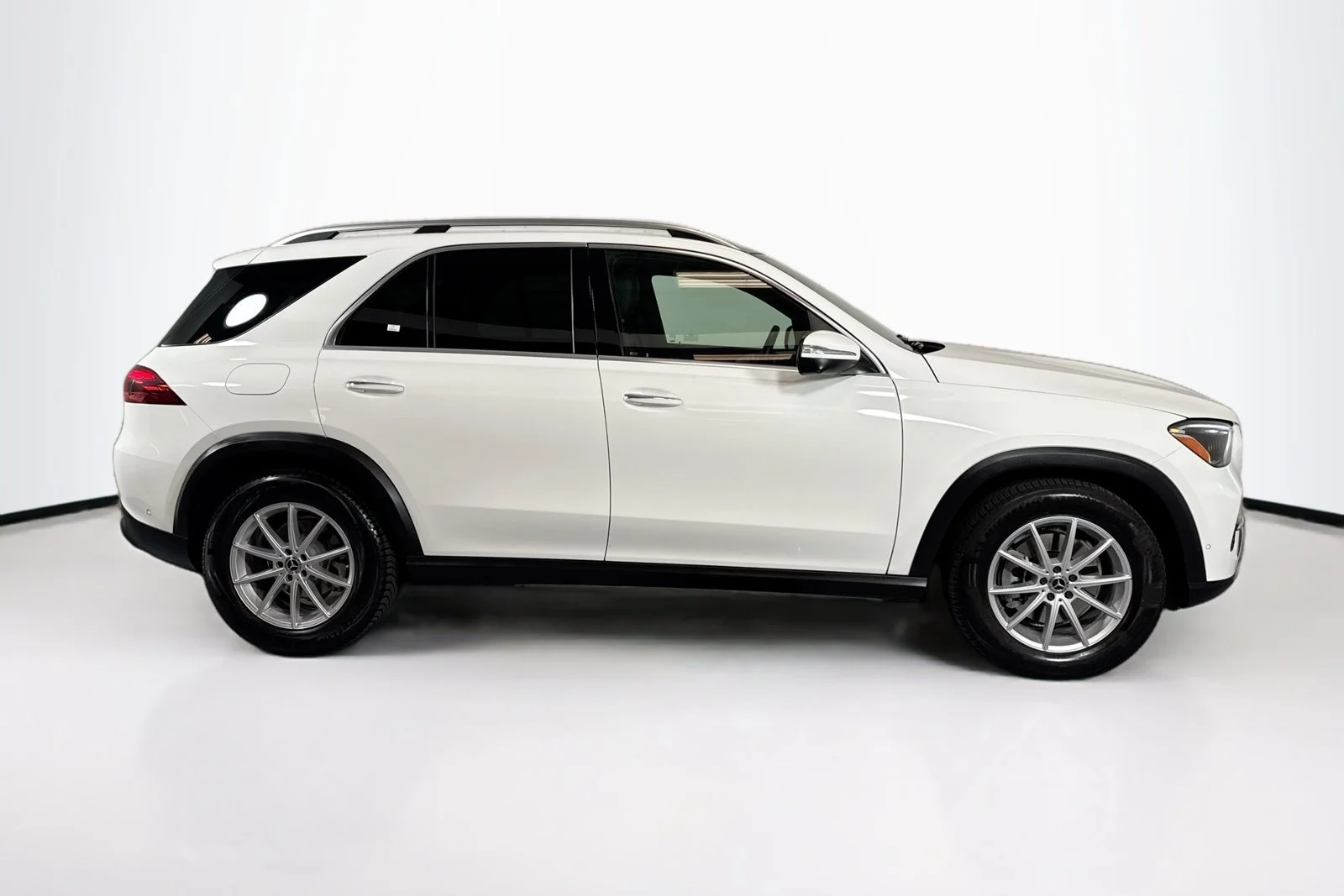 Used 2025 Polar White Mercedes-Benz GLE 350 image 4