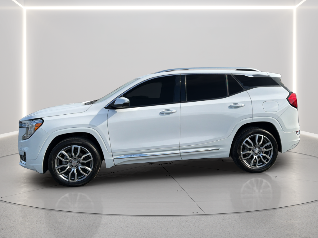 Used 2024 White GMC Denali image 13