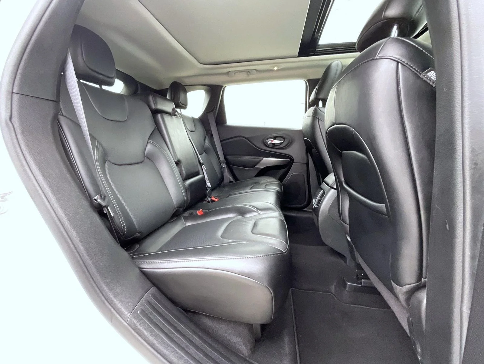 Used 2022 White Jeep Limited image 20