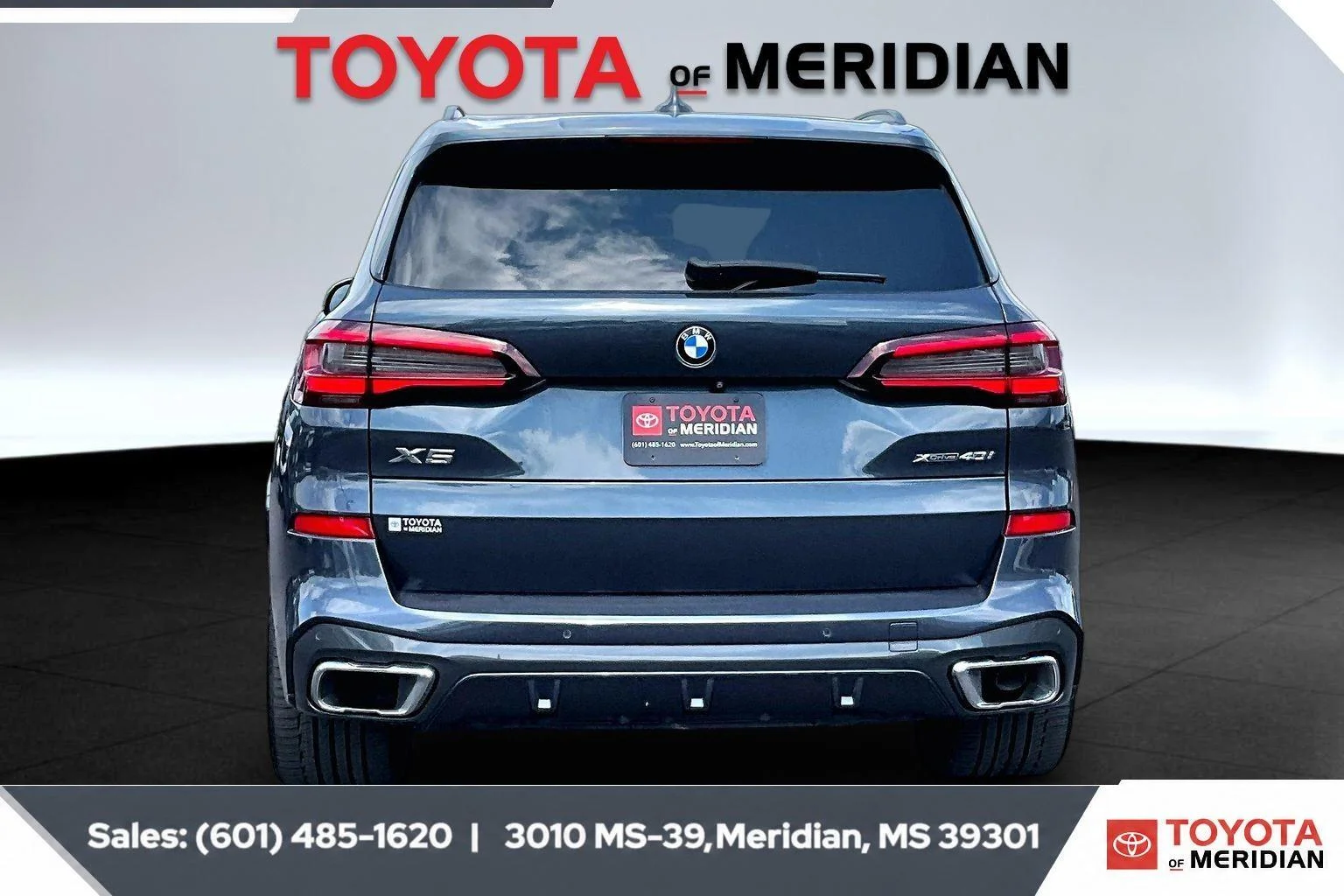 Used 2022 Phytonic Blue Metallic BMW xDrive40i image 4