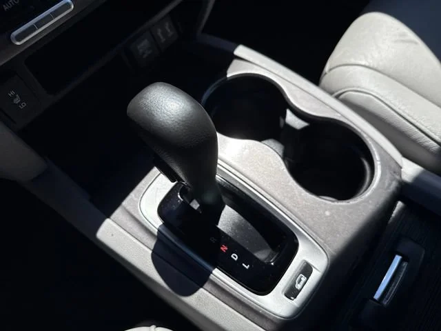 Used 2016 Lunar Silver Metallic Honda EX-L image 27