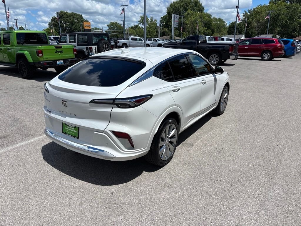 Used 2025 White Buick Avenir image 5
