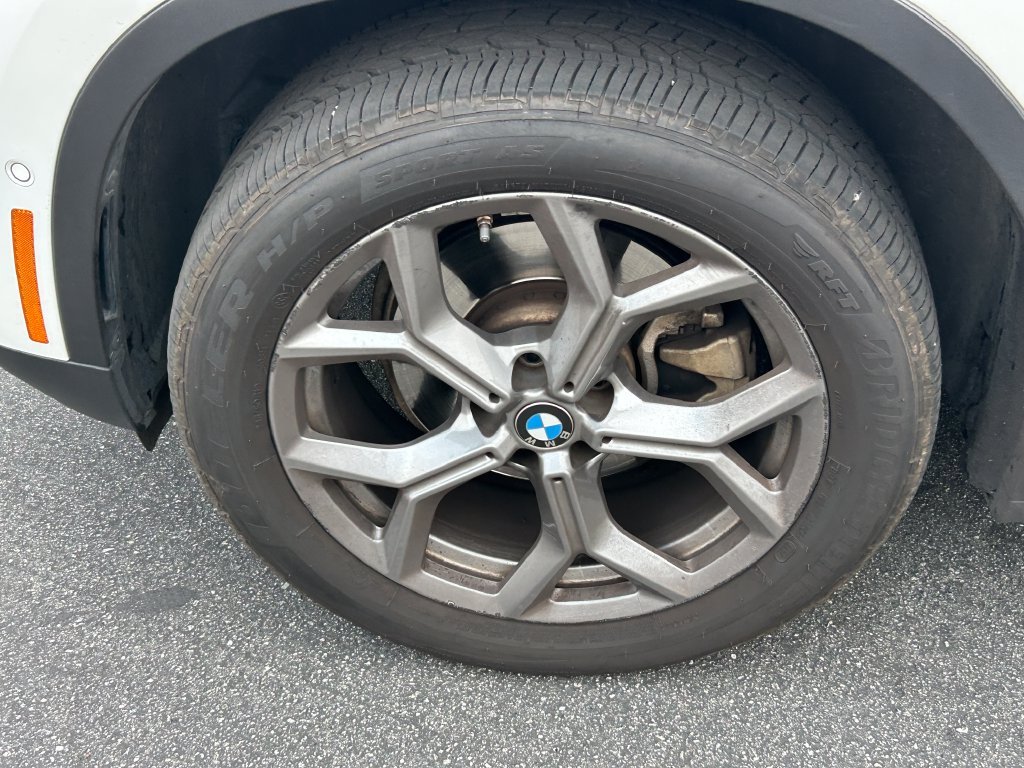 Certified Used 2024 Alpine White BMW xDrive30i image 2