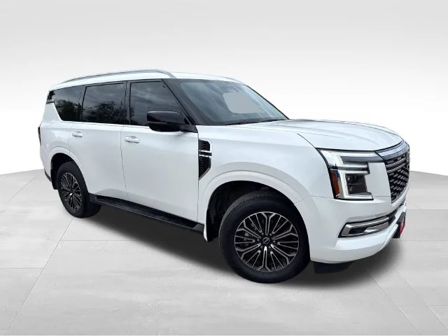 Used 2025 White Nissan SL image 1