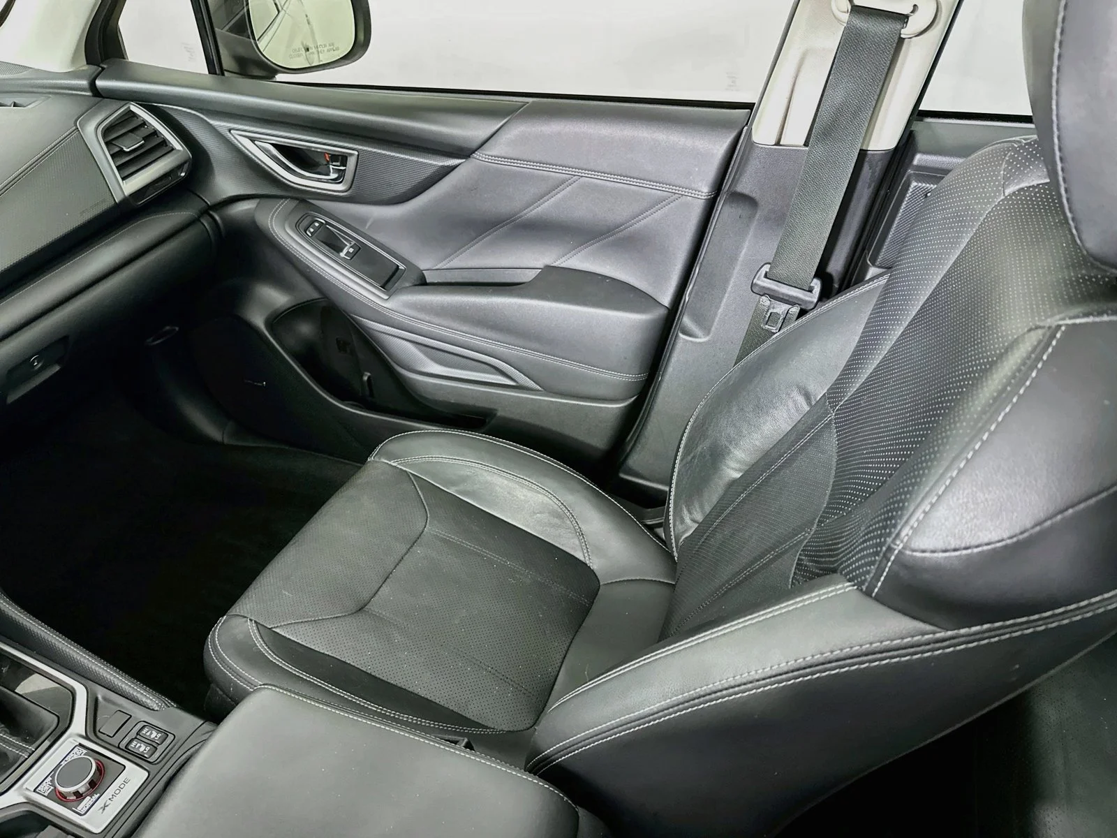 Used 2021 Crystal White Pearl Subaru Touring image 25
