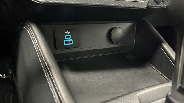 Used 2025 Shadow Black Ford EcoBoost Premium image 31
