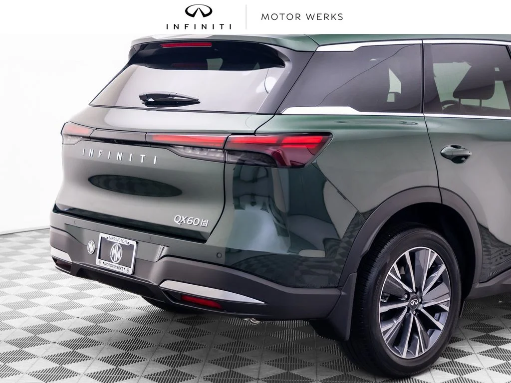 New 2027 DEEP EMERALD INFINITI Luxe AWD image 38