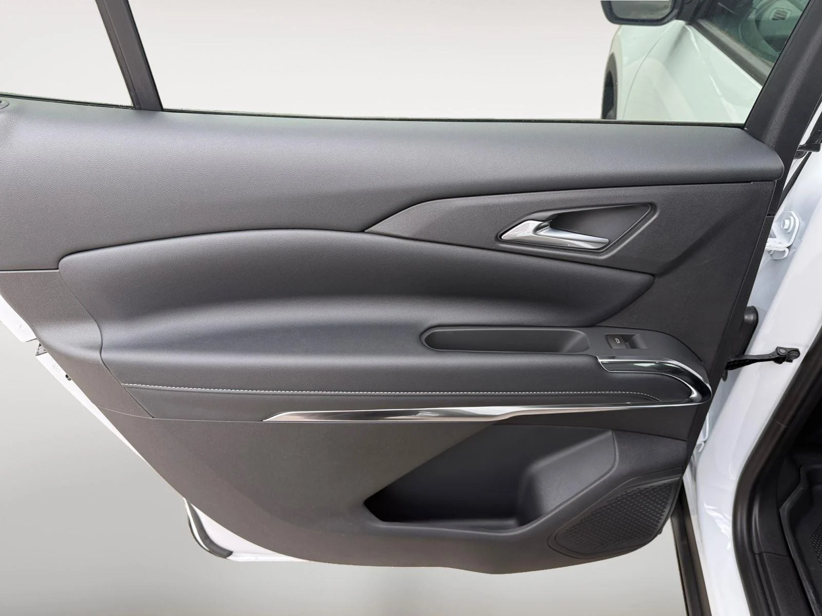 New 2026 Summit White Chevrolet LT image 18