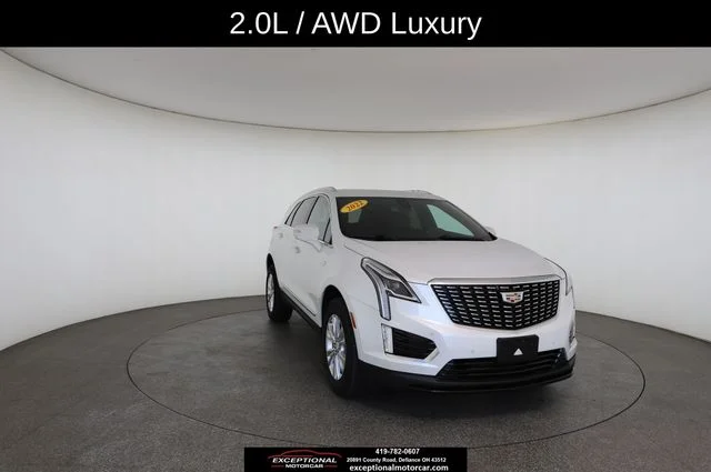 Used 2022 White Cadillac Luxury image 29