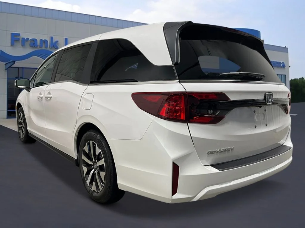 New 2026 Platinum White Pearl Honda EX-L image 3