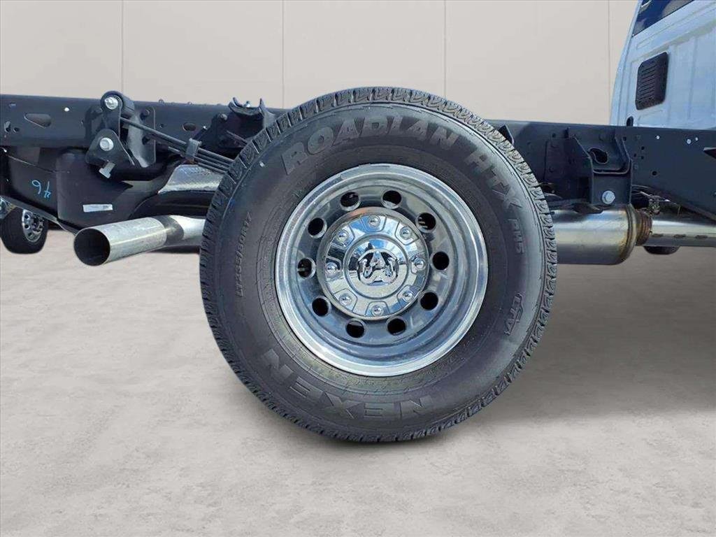 2025 RAM 3500 Chassis Tradesman - Photo 7