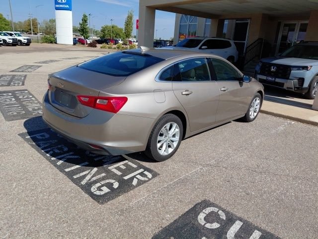 1G1ZD5ST1SF135853