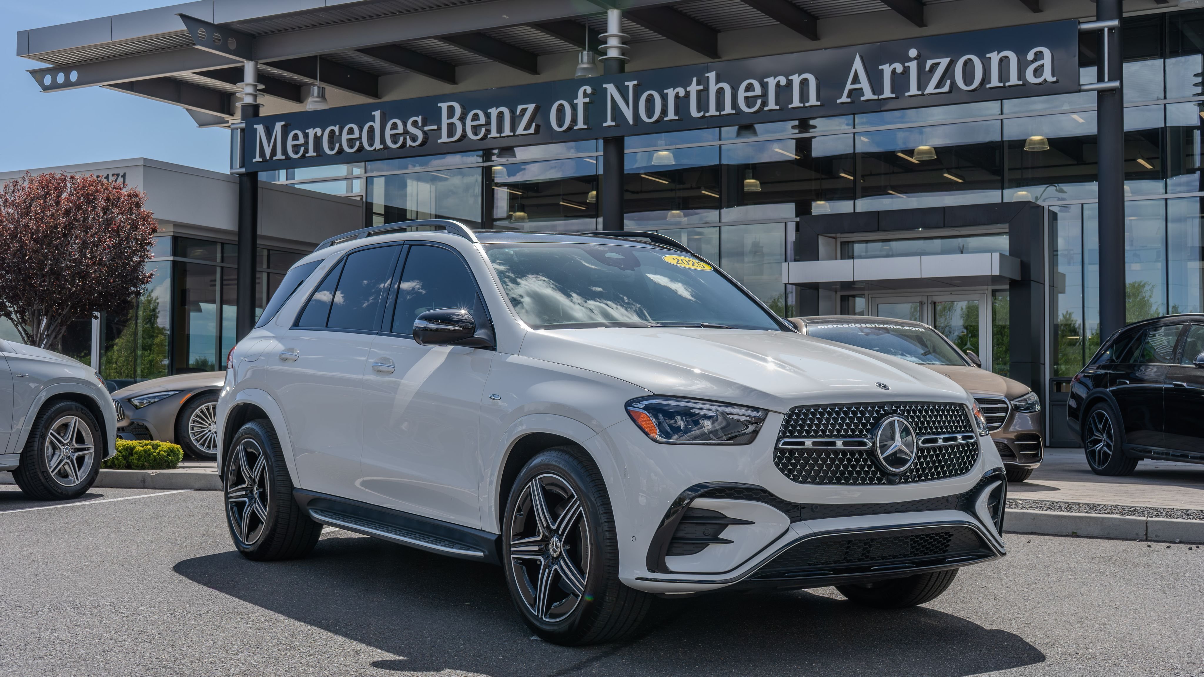 Certified Used 2025 Polar White Mercedes-Benz GLE 450e image 1