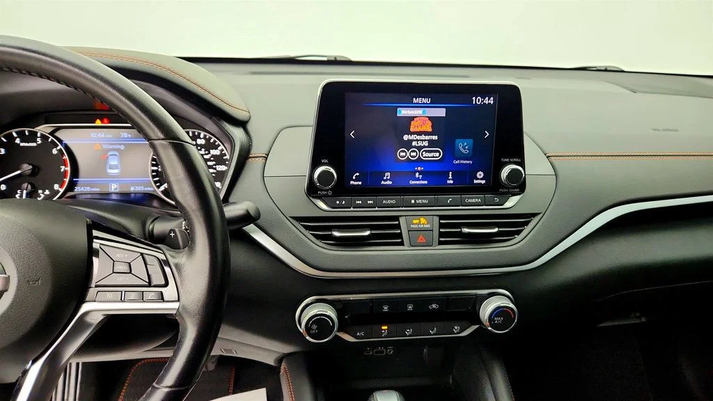 Used 2020 Deep Blue Pearl Nissan 2.5 SR Sedan image 16