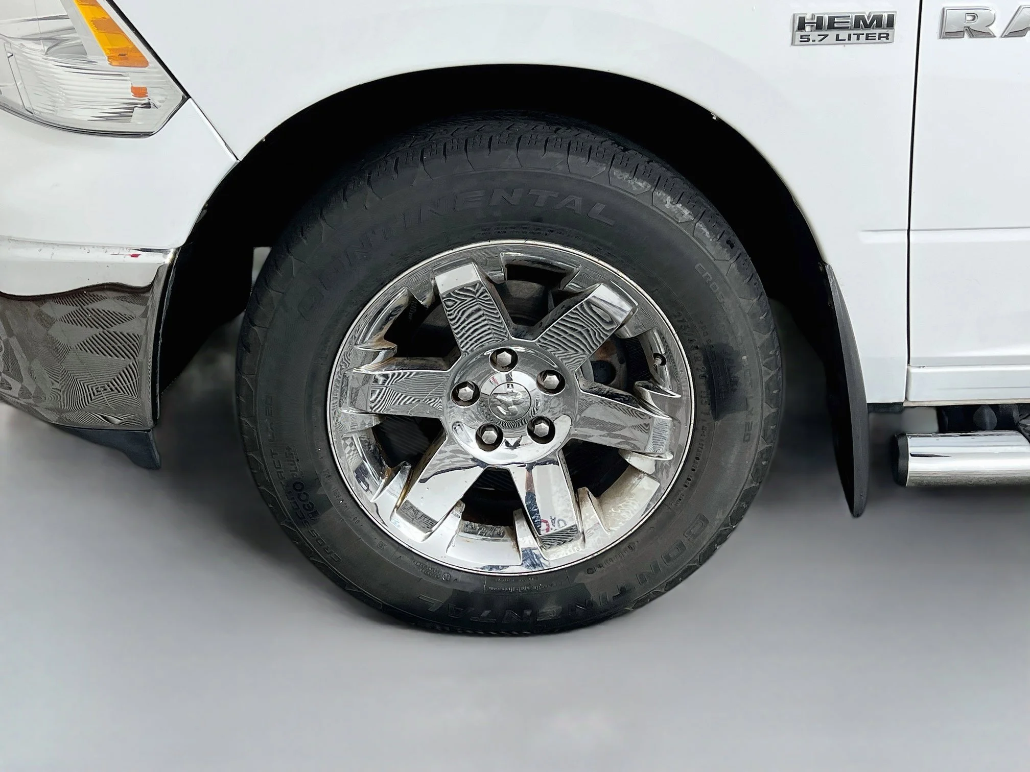 Used 2011 Bright White Ram LARAMIE LONGHORN image 11