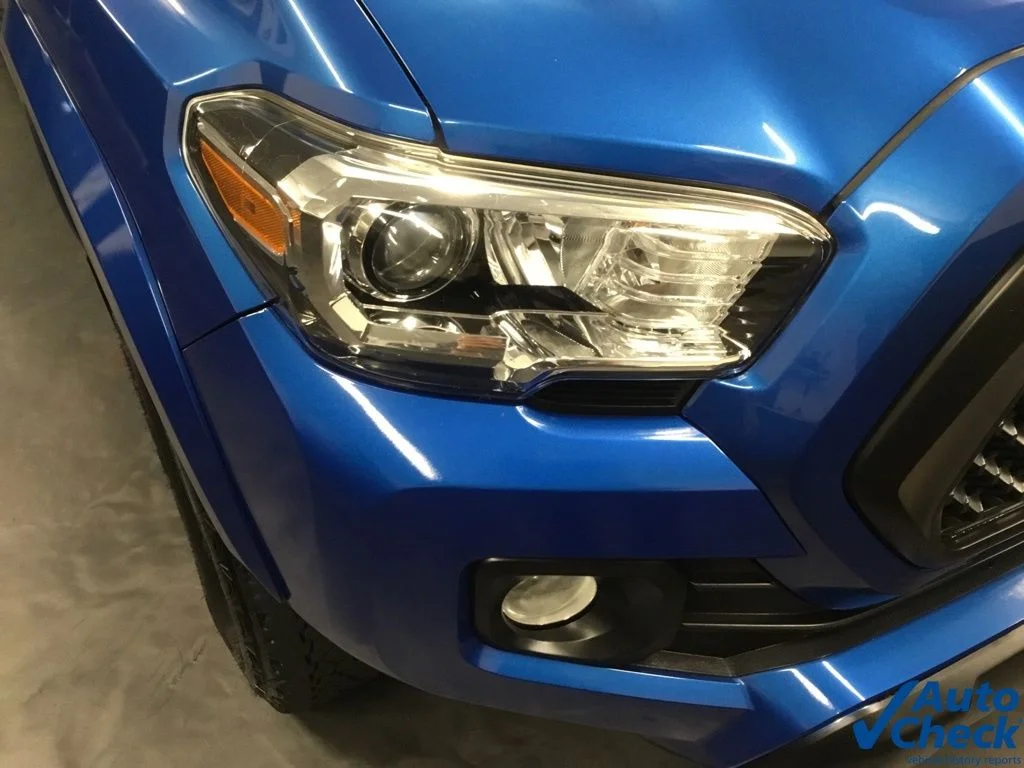 Used 2017 Blue Toyota SR5 image 12