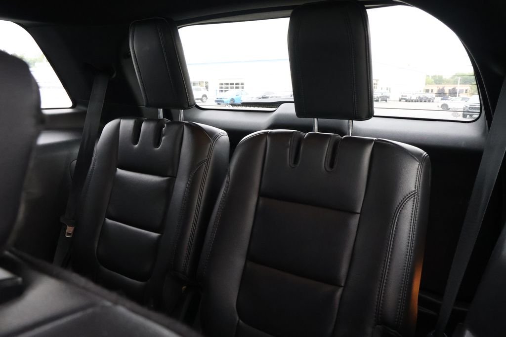Used 2018 Shadow Black Ford XLT image 33