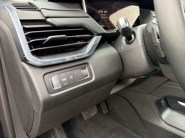 2025 GMC ACADIA - Image 17