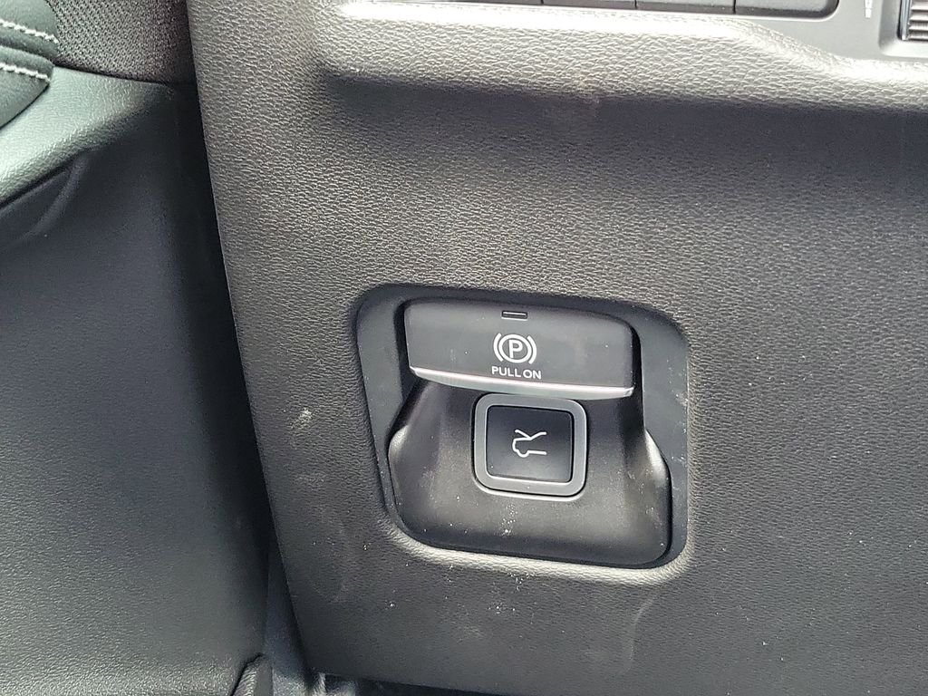 New 2026 Diamond Black Crystal Pearlcoat Jeep Laredo image 30