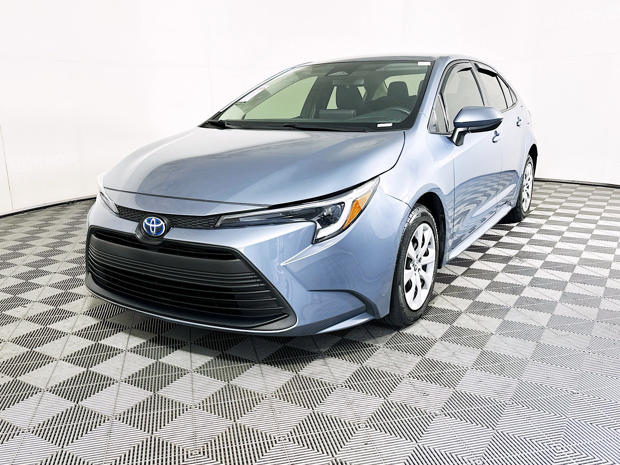 Used 2025 Celestite Toyota Hybrid LE image 7
