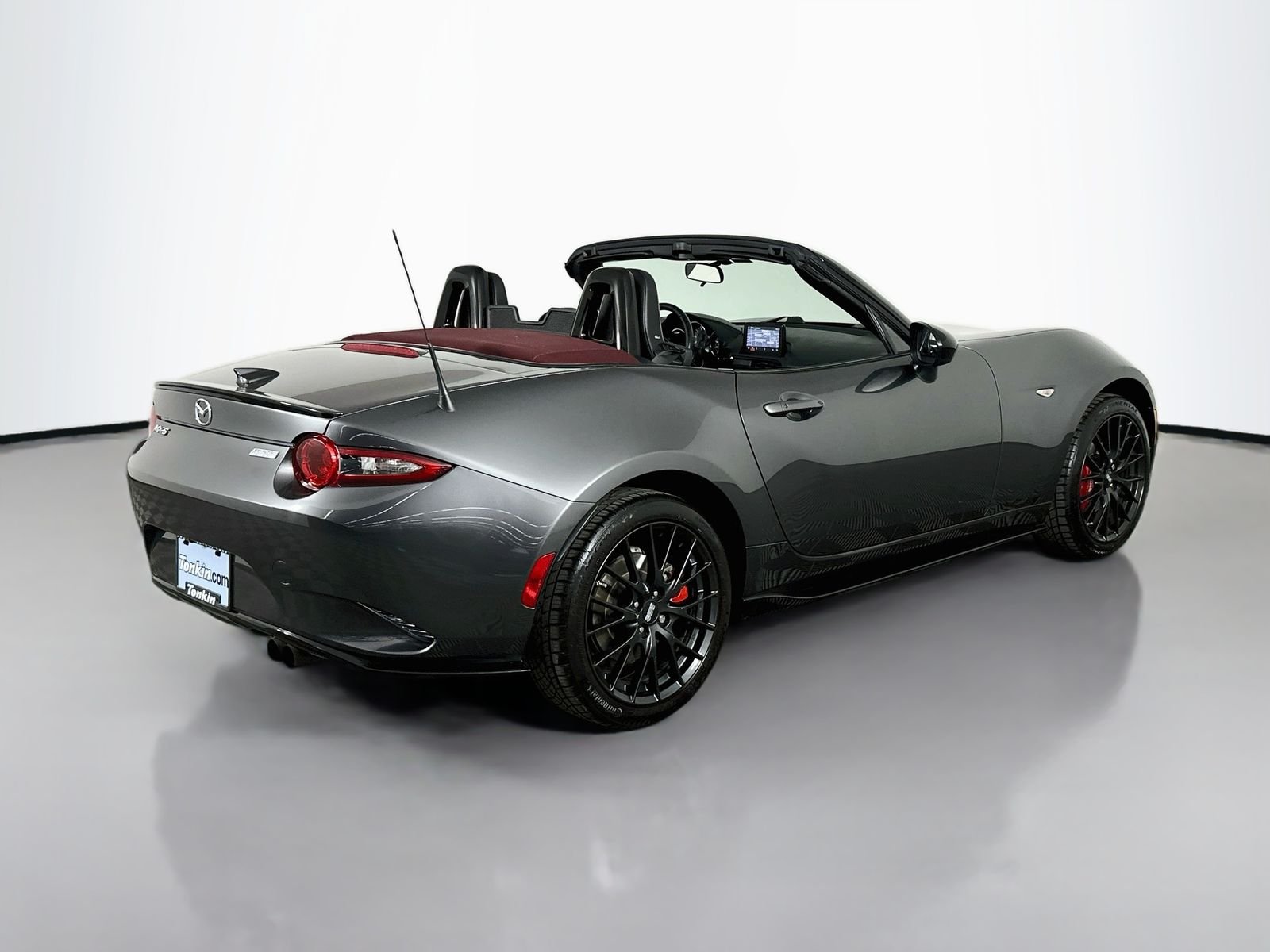 Used 2018 Machine Gray Mazda Club image 7