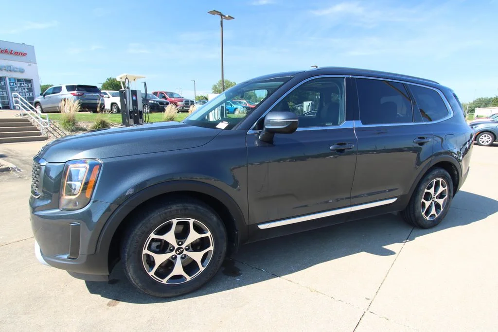 Used 2020 Gravity Gray Kia EX image 21