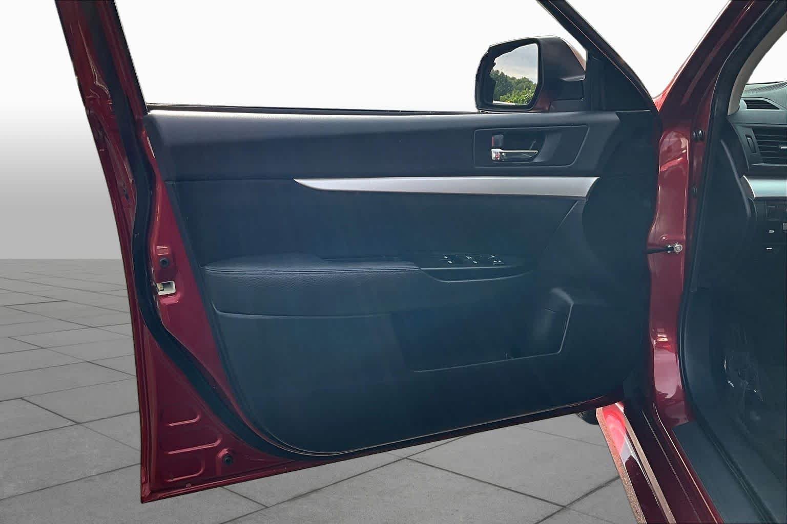 Used 2013 Venetian Red Pearl Subaru 2.5i Premium image 21