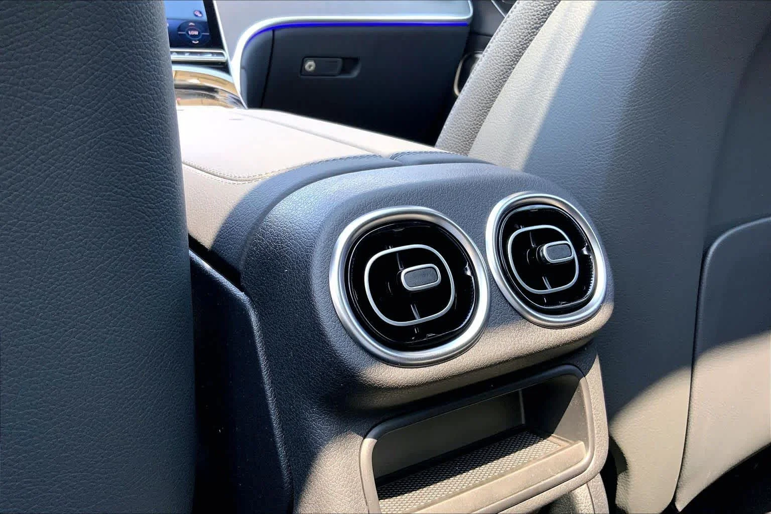 New 2026 Polar White Mercedes-Benz GLC 300 image 22
