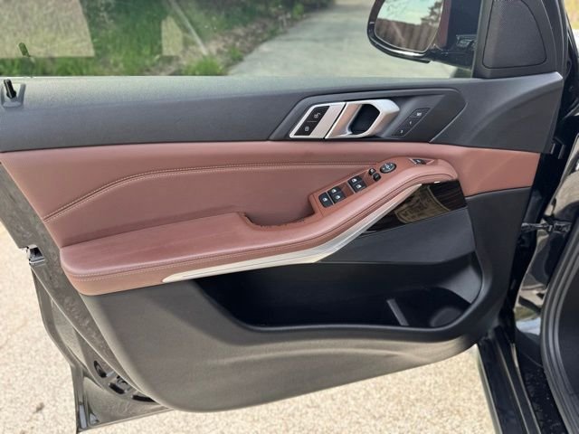 Used 2019 Black Sapphire Metallic BMW xDrive40i image 9