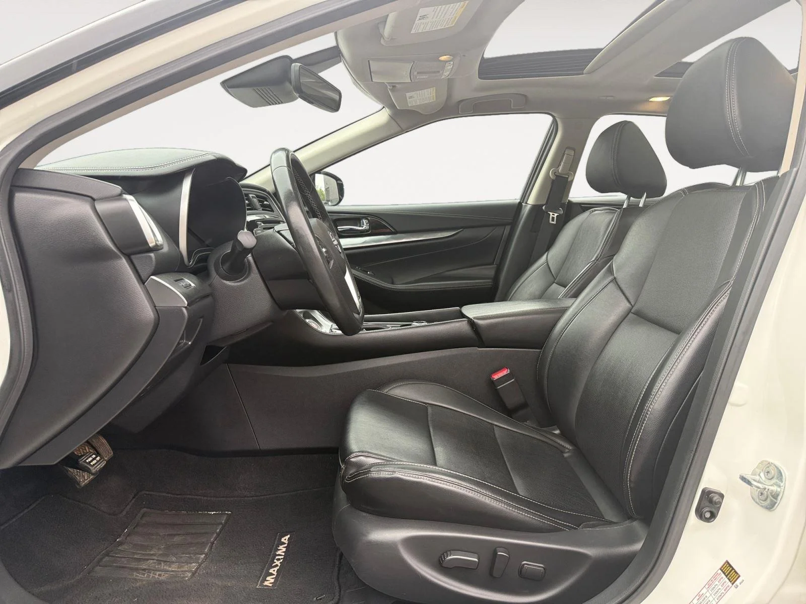 Used 2023  Nissan 3.5 SL image 10