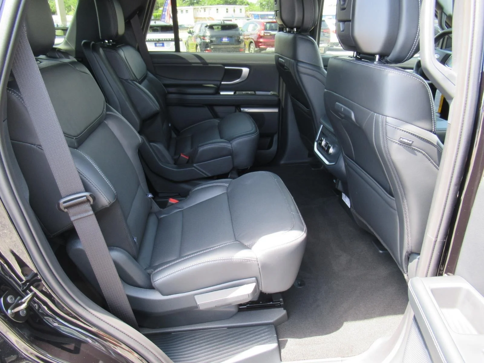 New 2026 Agate Black Metallic Ford Platinum® image 27