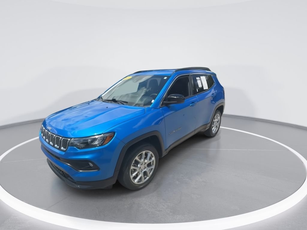 Used 2023 Blue Jeep Latitude Lux image 4