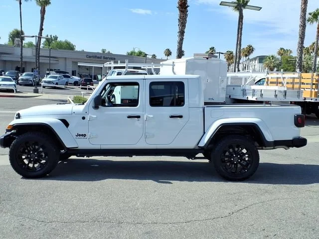 Used 2025 White Jeep Nighthawk image 4