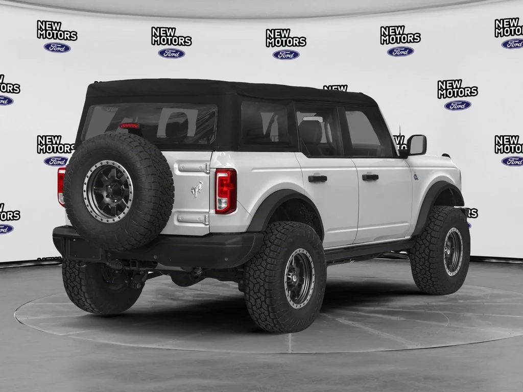 Used 2023 Oxford White Ford Black Diamond image 2