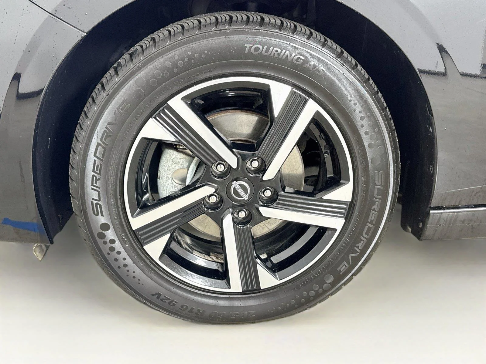 Used 2025 Super Black Nissan SV image 28