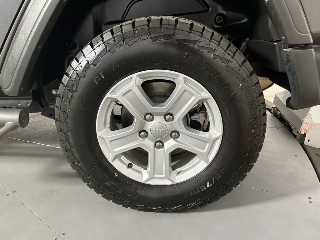 Used 2020 Gray Jeep Unlimited Sport S image 10