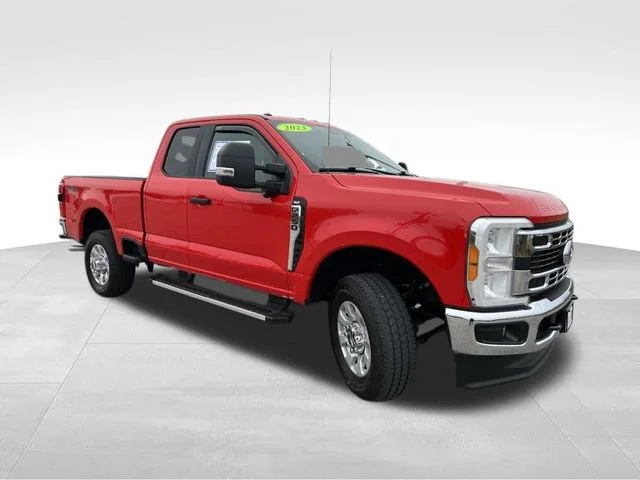 Used 2023 Red Ford XLT image 9