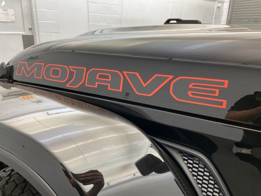 New 2026 Black Clear-Coat Exterior Paint Jeep Mojave X image 9